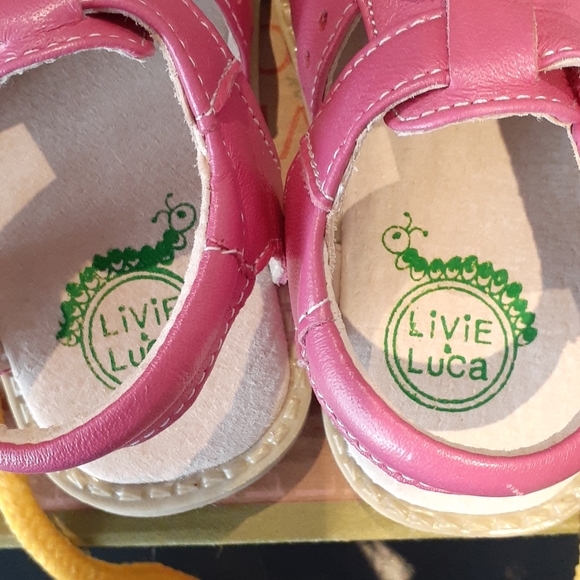 LIVIE & LUCA Bloom Fuscia Sandals - sizes 4 and 7 - Picture 2 of 2